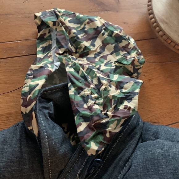 Ecko Unltd. Dark Blue Denim Puffer Winter Vest w/ Camo Lining Hidden Hood Size M - Picture 7 of 7